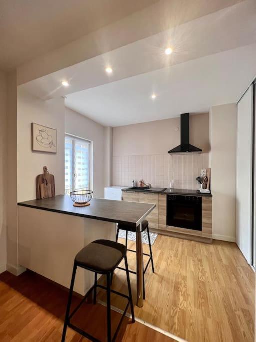 Casa Cloutiers #4 - Joli & Cosy T2 Avec Clim Parking - Hyper Centre Brive Apartment Luaran gambar
